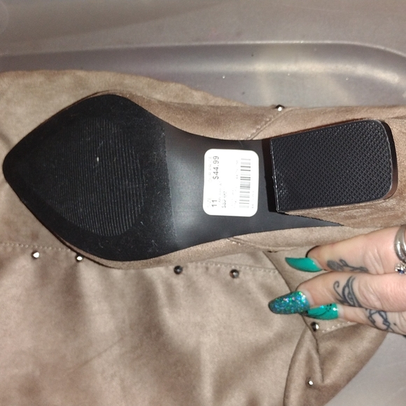 Comfort Suede Thigh High Boots with 3 in heel - Picture 4 of 6